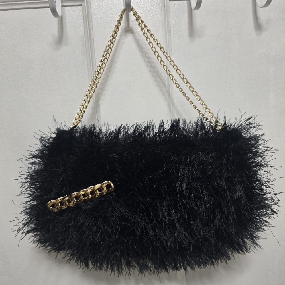 Black Shaggy Fur Clasp Double Chain Handle Bag With Detachable Brooch 🌴